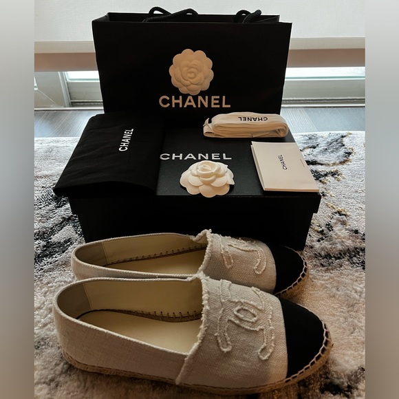 Authentic CHANEL size 40 Interlocking CC LOGO Tweed Espadrilles - Beige/Black - Picture 1 of 10